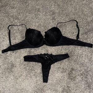 Black Lace Push-Up Bra & Thong Set - Women Intimates